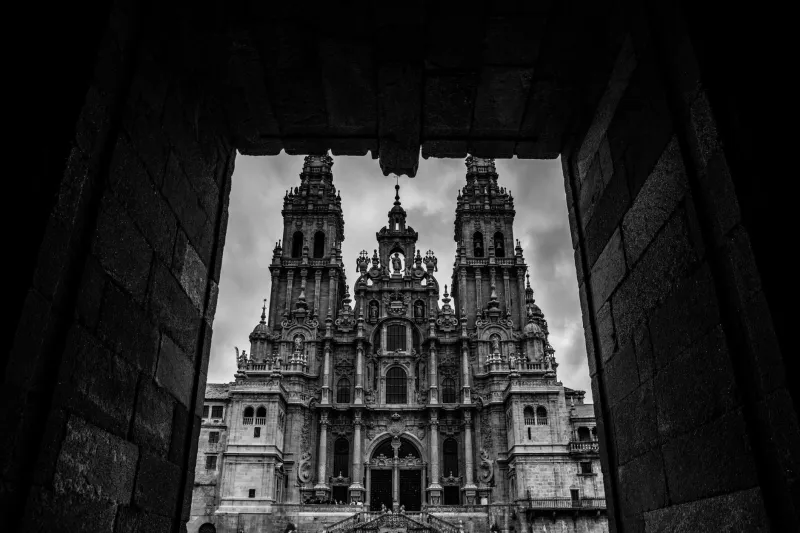 Santos protectores del Camino de Santiago: las figuras de fe que guían al peregrino desde la Edad Media hasta hoy